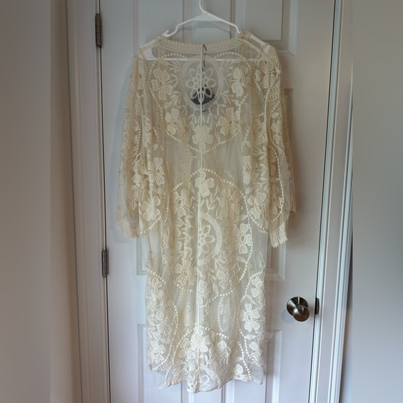 *NWT* Zaful Cream Lace Top Cover Up - Picture 5 of 6